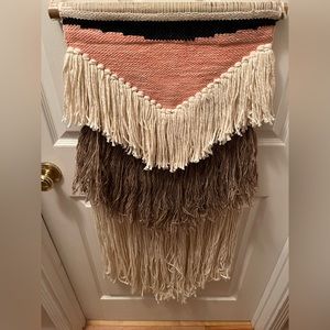🌟2/$20 item (mix & match)🌟 Woven with Fringe Boho Wall Hanging